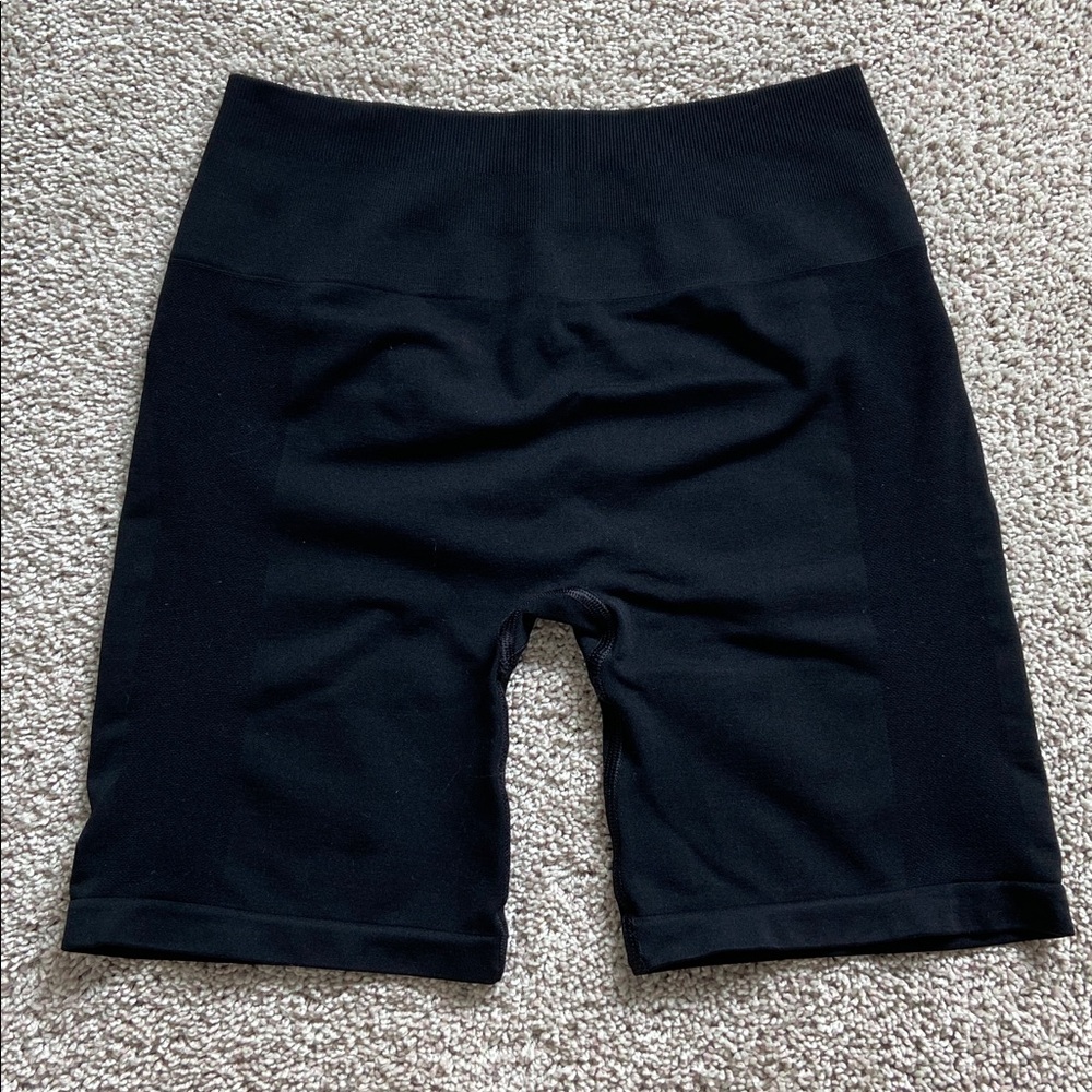 Alphalete • Amplify Short 6.5” Black